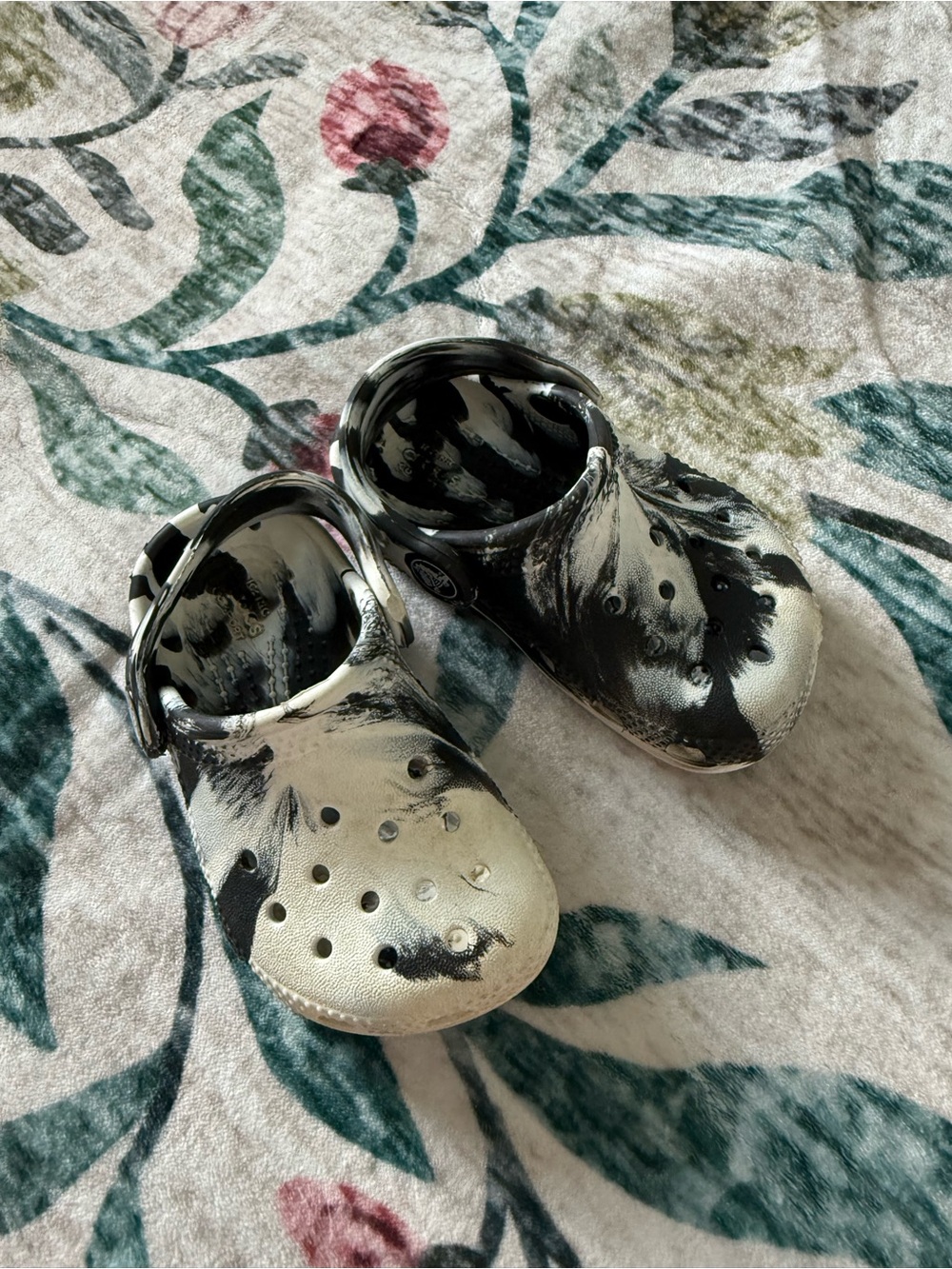 CROCS Kids Black & White Tie-Dye Clogs